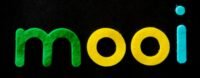 Vibrant and modern typography spells 'mooi' in green, yellow, and blue on black.