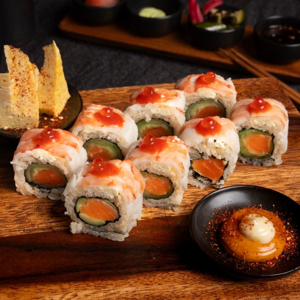 Salmon Ebi Maki Roll