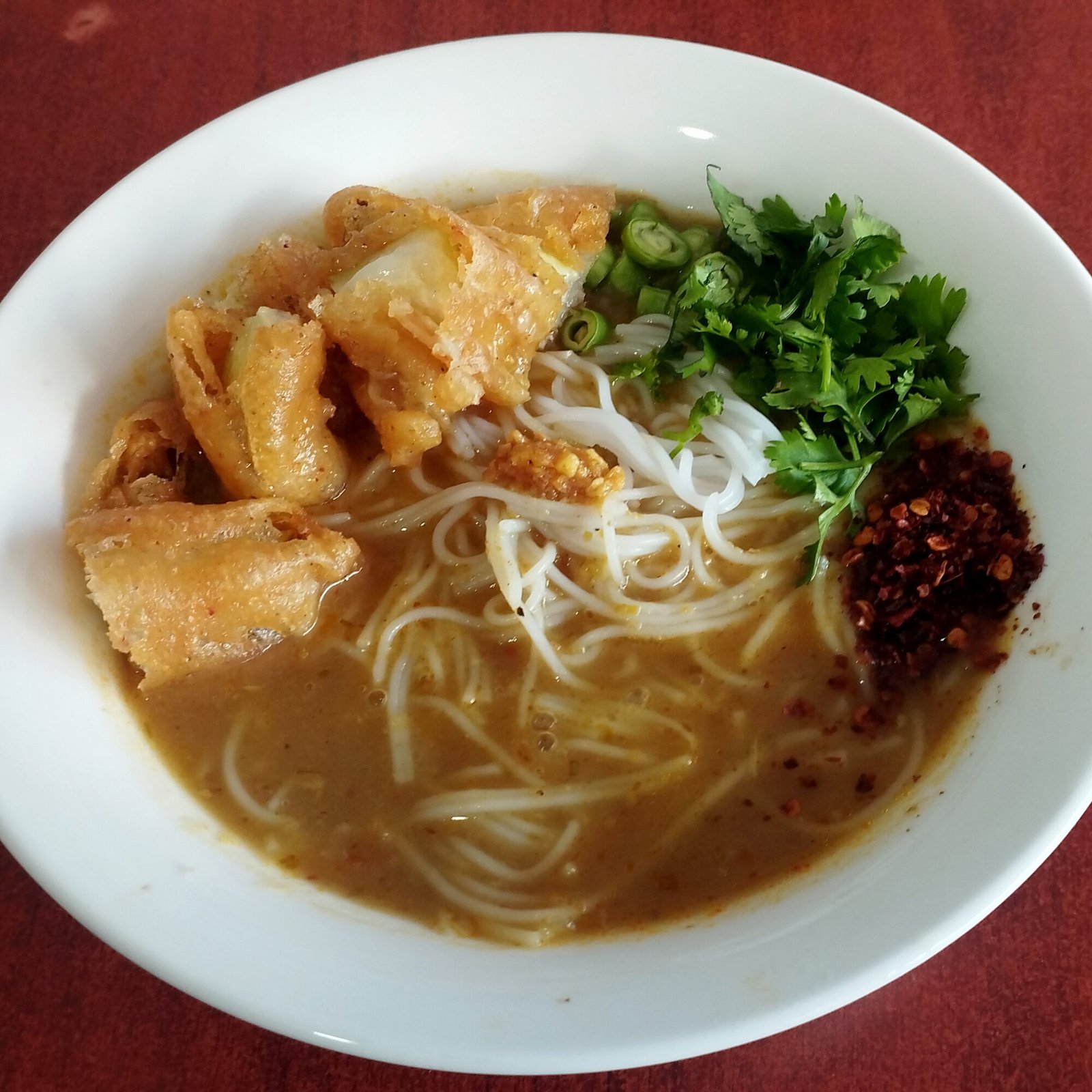 မုန့်ဟင်းခါး နှင့် ဘူးသီးကြော်