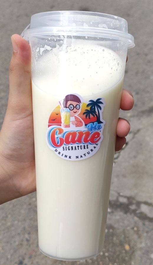 နို့ဒိန်ချဉ် 700ml (အုန်းခြစ်ပါသော ဒိန်ချဉ်)