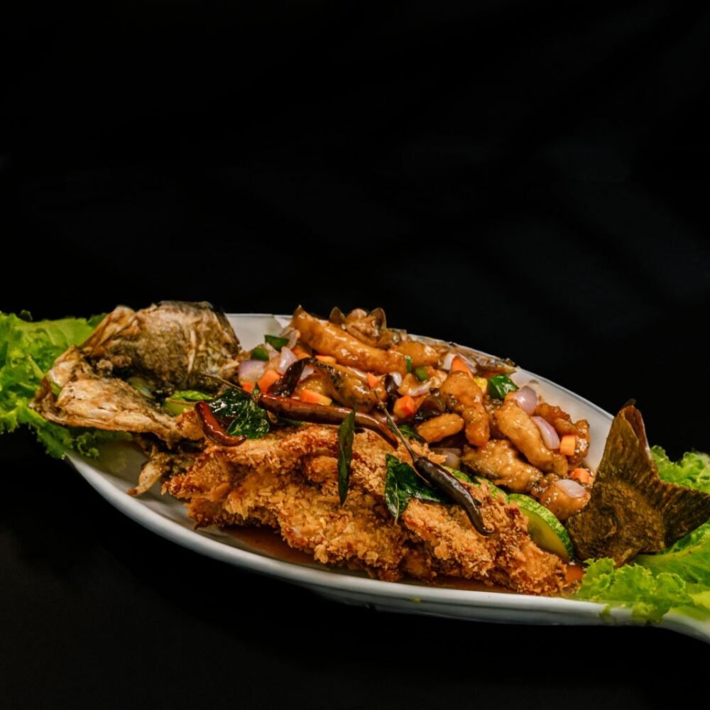 Crispy Seabass with 2 Colors Sauce (ငါး၂ ရောင်ခြယ်)