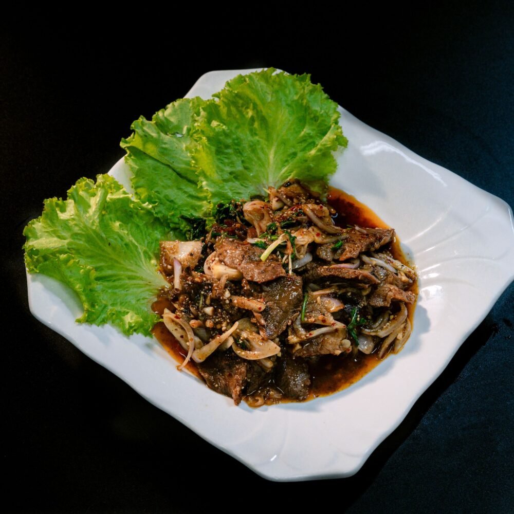 Spicy Pork-Neck Salad (ဝက်ဂုတ်သားကင်သုပ်)