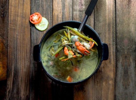 ၁၂ မျိုးဟင်းချို (ကြက်/ ဝက်/ ပင်လယ်စာ)