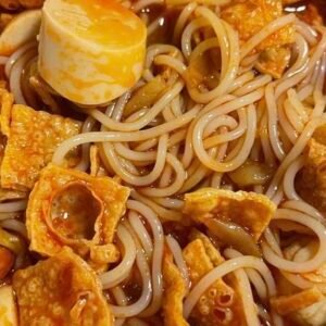 ခရုမျှစ်ချဉ်ခေါက်ဆွဲ