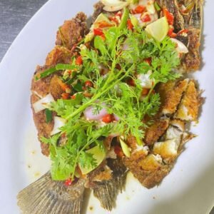 ငါးကြွပ်ကြော်ထိုင်းသုပ်