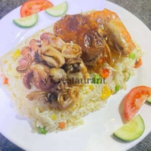 တရုတ်ထမင်းကြော် (ကြက်/ဝက်/ပုစွန်/ပင်လယ်စာ)