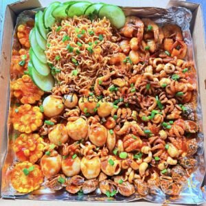 ပင်လယ်စာအနစ်ချက် ခေါက်ဆွဲ ဗန်း ကြီး (ချဉ်စပ်အရသာ)