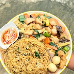 ခေါက်ဆွဲပေါင်း (ကြက်/ဝက်/ပုစွန်/ပင်လယ်စာ)