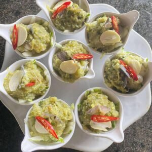 ပုဇွန်အစိမ်းသုပ်