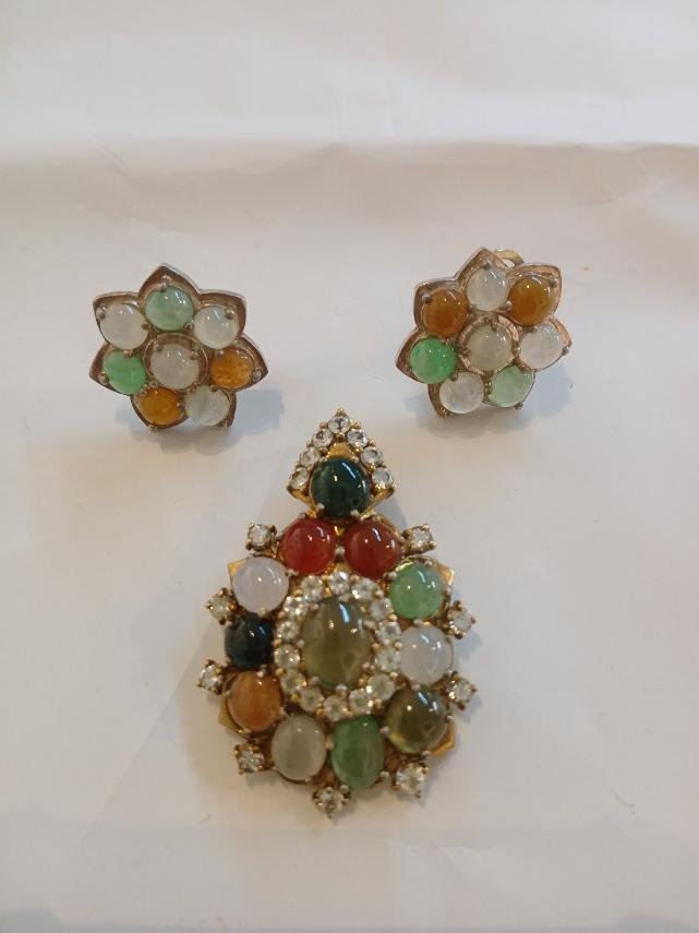 Gemstone Jade - 611