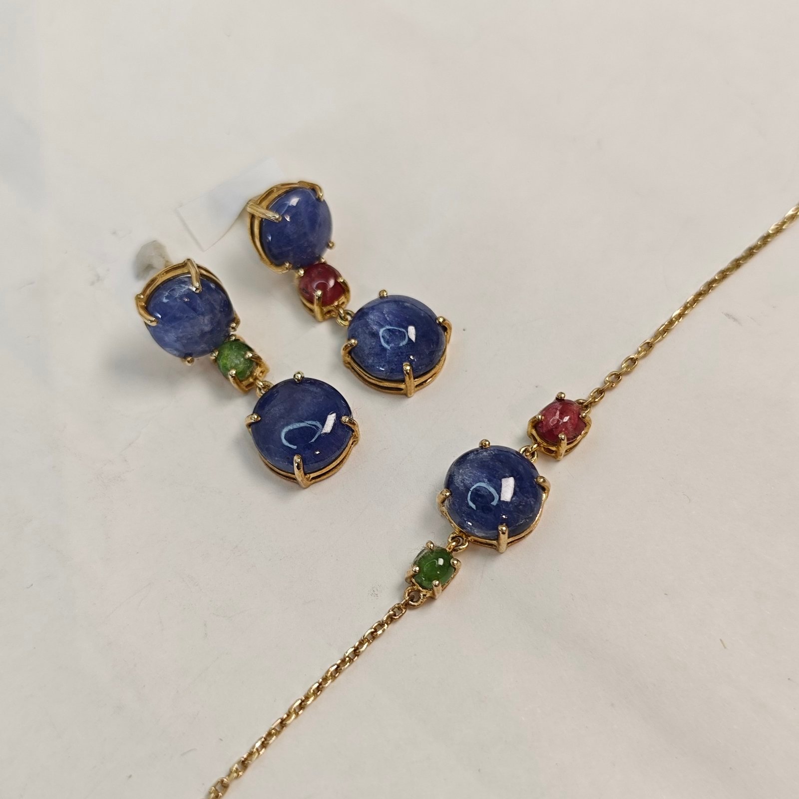 Gemstones Sapphire Ruby Peridot - 612