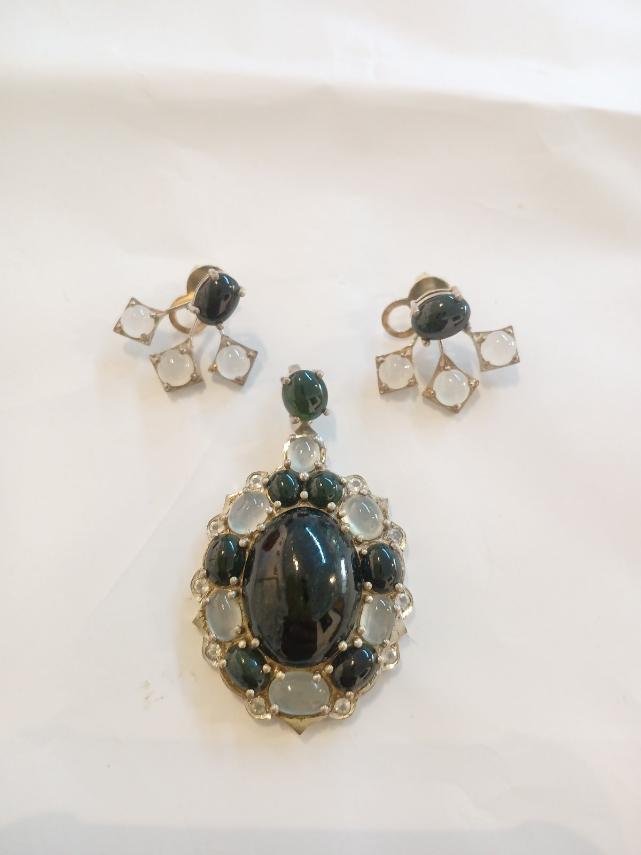 Gemstone Jade - 615