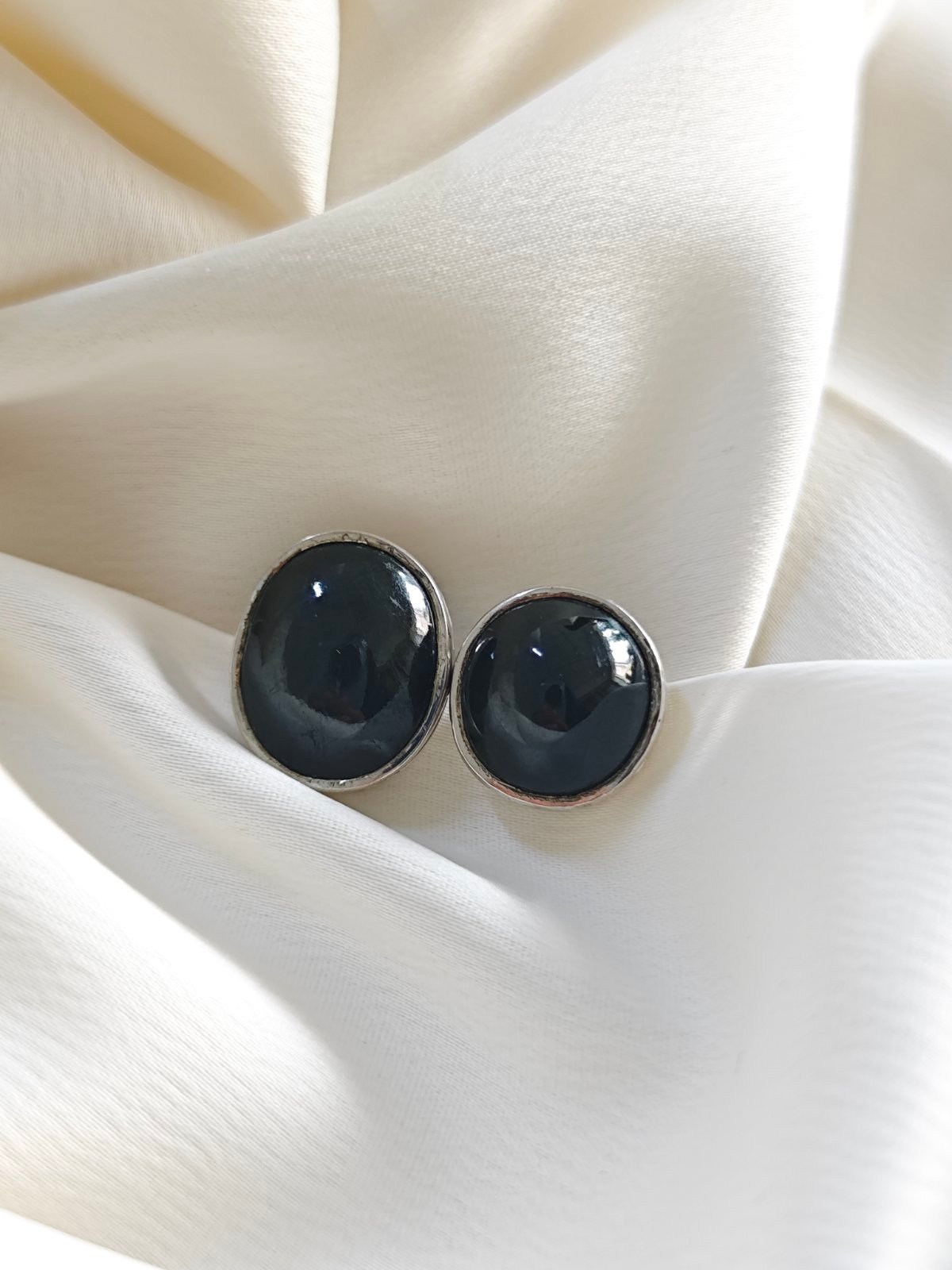 Gemstones Jade - 681