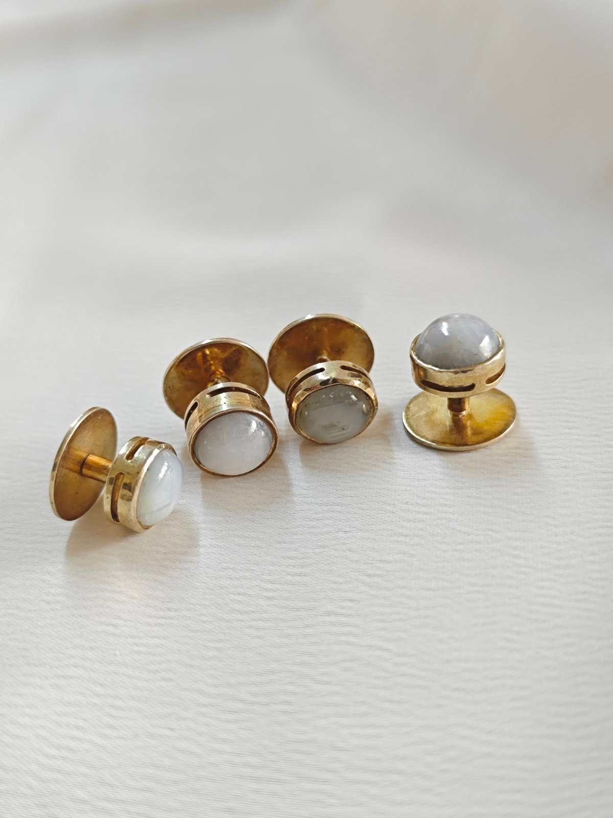 Gemstones Moonstone - 685