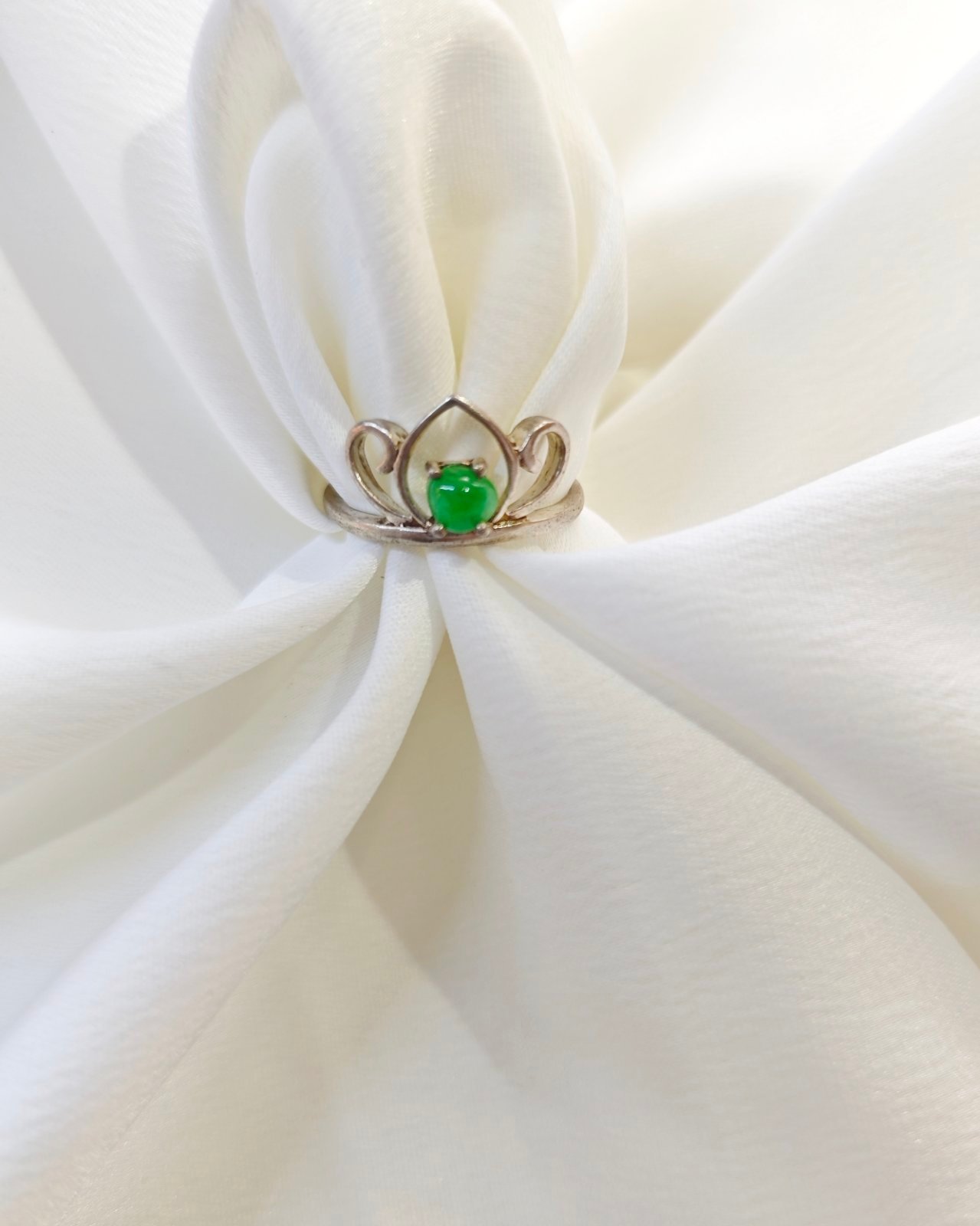 Gemstones Jade - 686