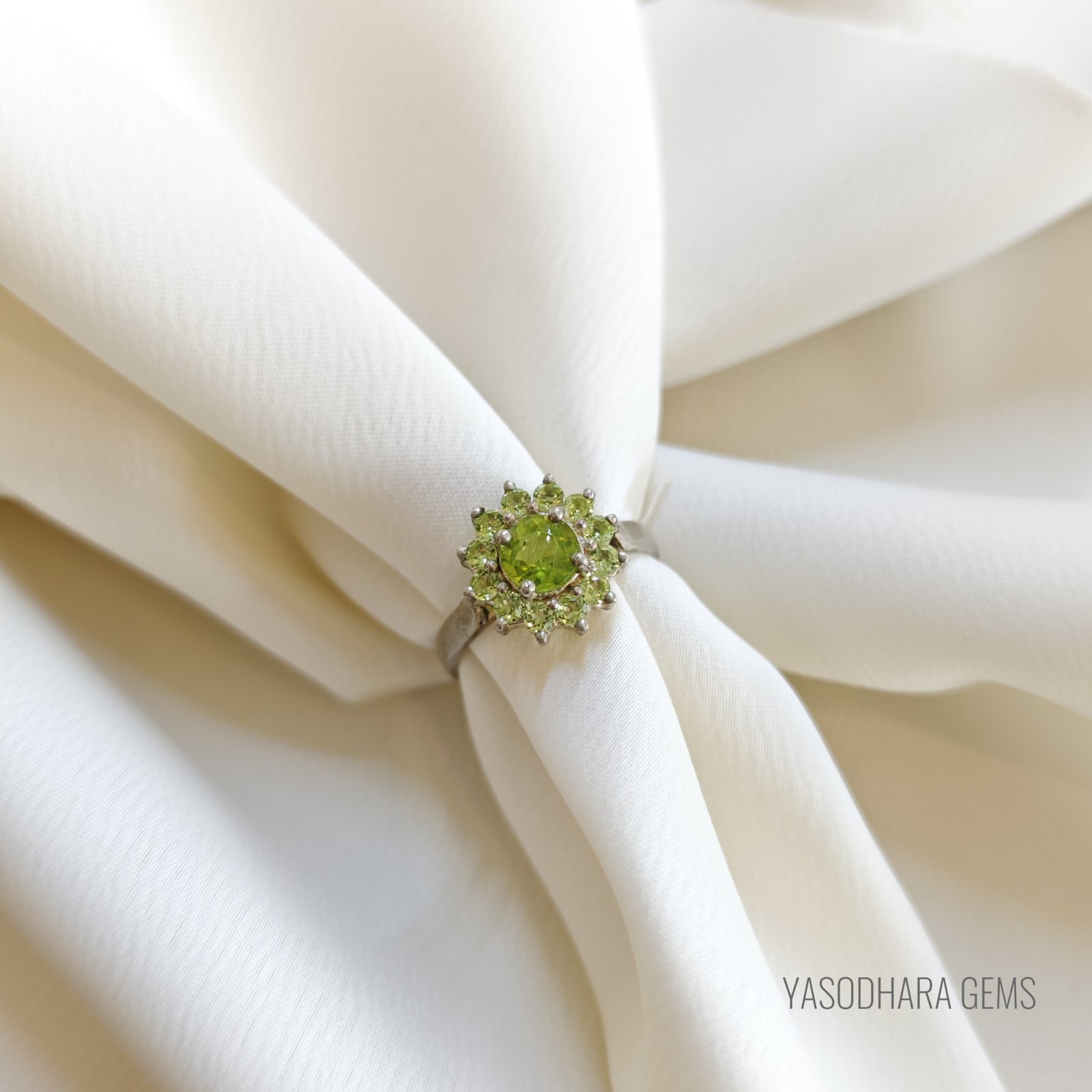 Gemstones Peridot - S 730