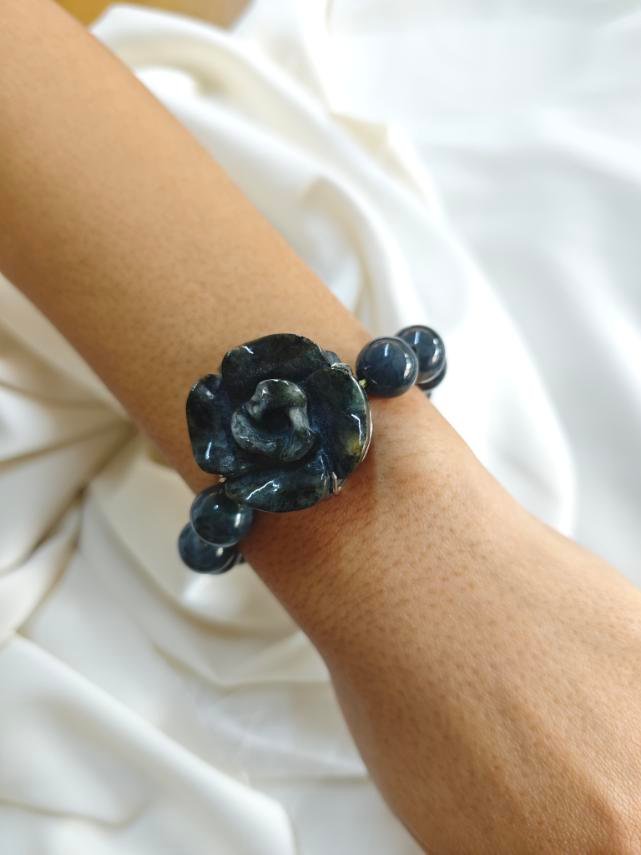 Gemstones Jade - S 820