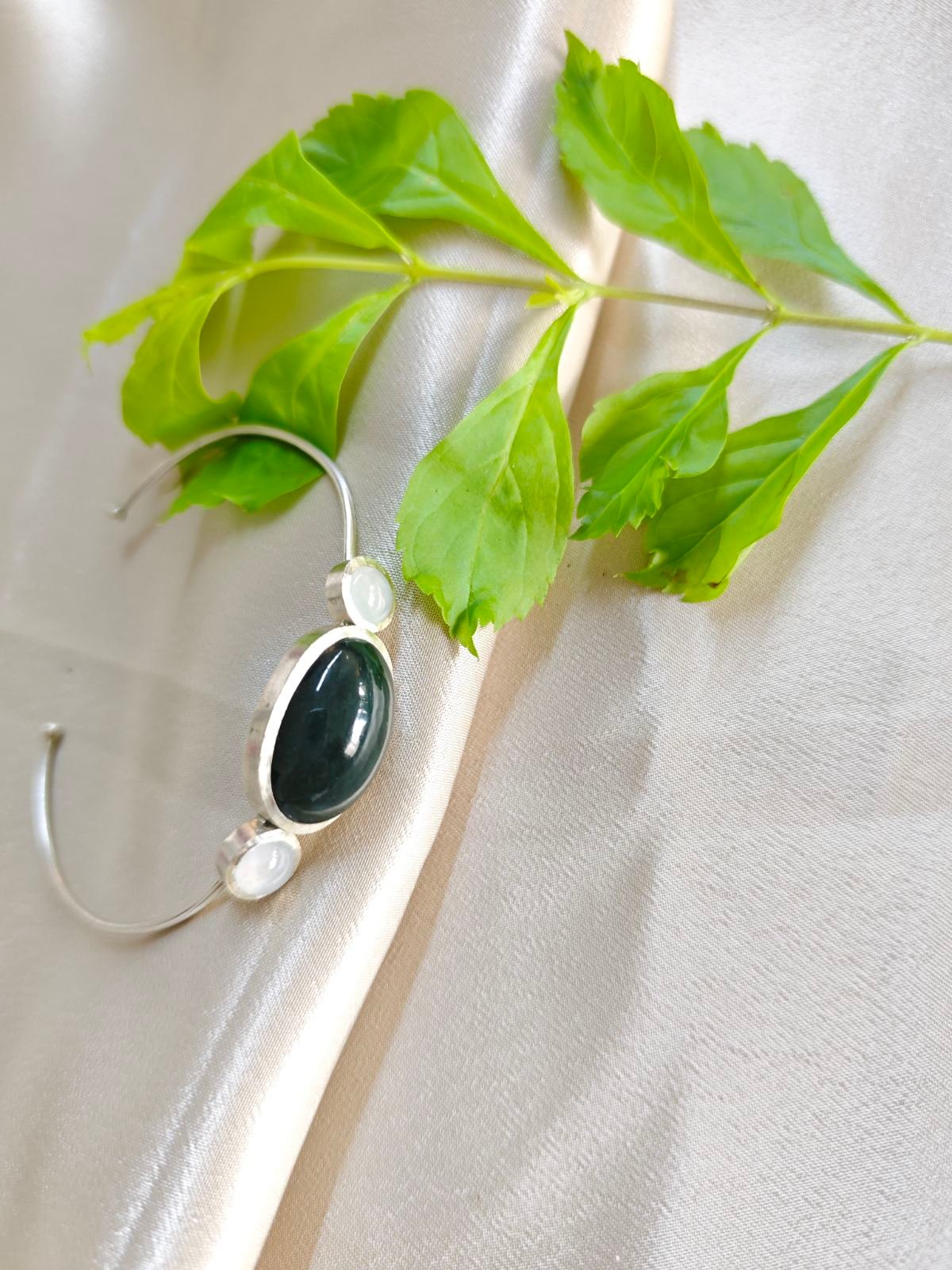 Gemstones Jade, Albitite - S 822