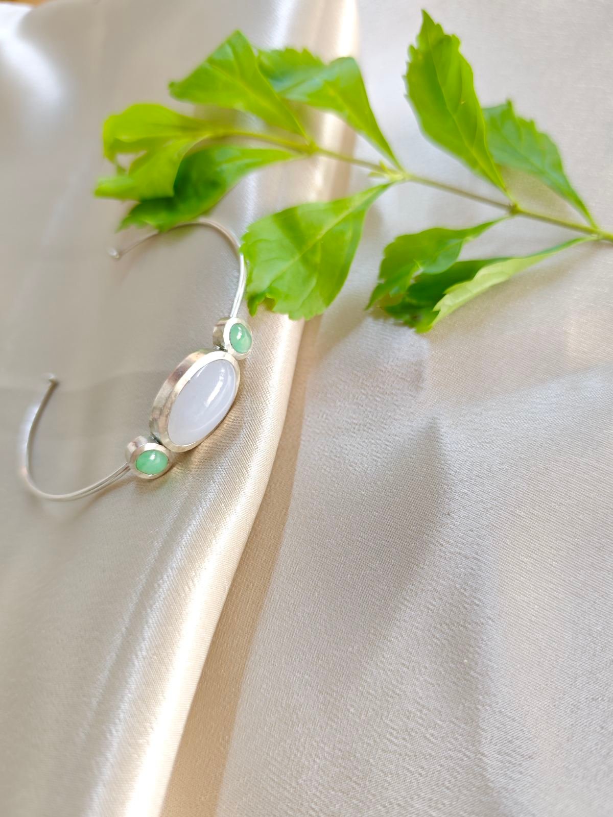 Gemstones Albitite, Jade - S 825
